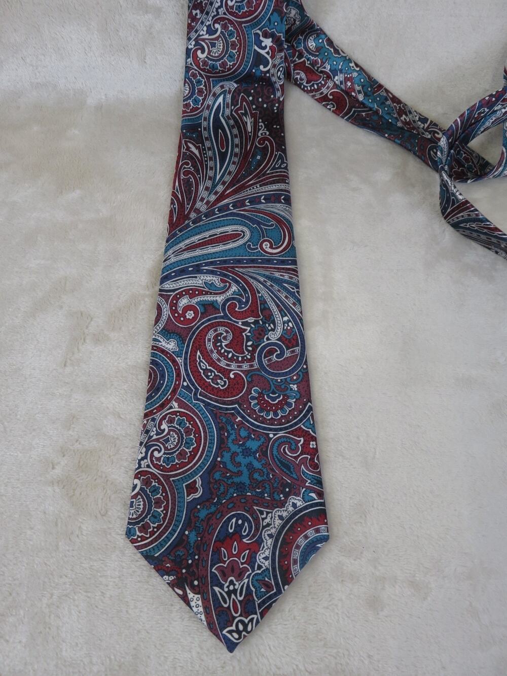 Vintage Towncraft Tie Polyester Floral Abstract Design Multi-Color 4" x 54"